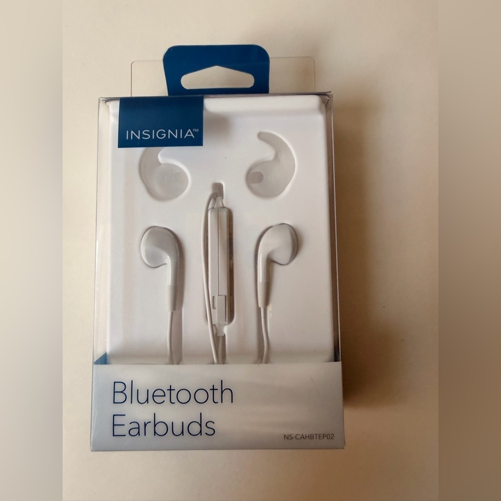 NEW Insignia White Wired Bluetooth Earbuds | Retro Wired Tech Trend